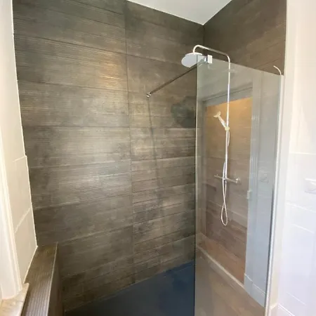 Apartment Adam A Part