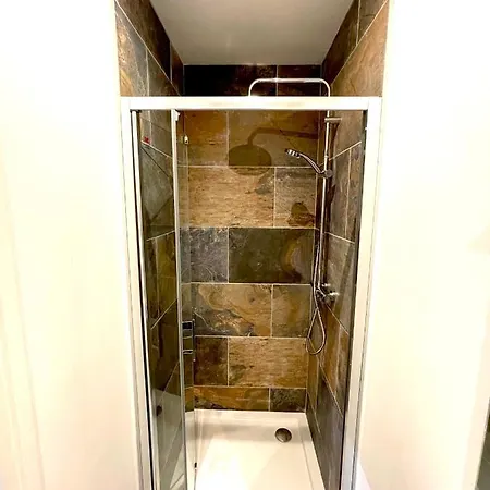 Résidence Adam à Part Apartamento