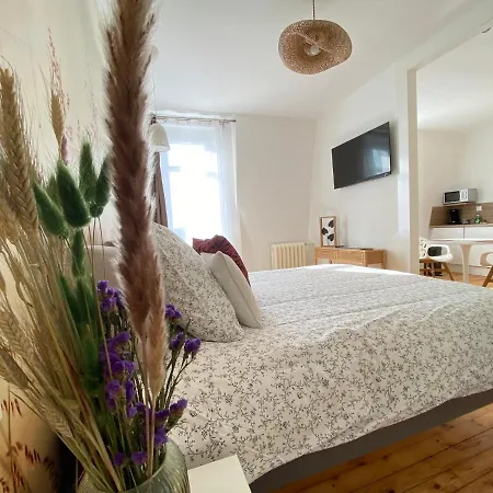 Adam A Part Apartment *