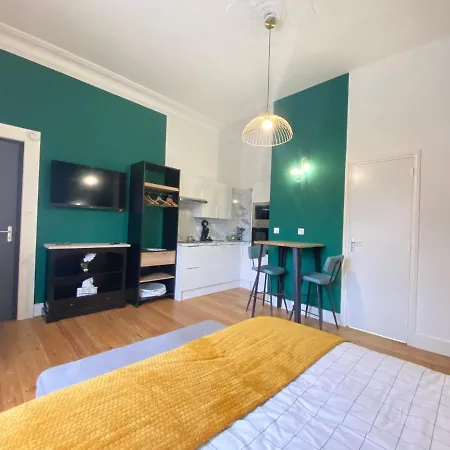 Apartment Adam A Part *