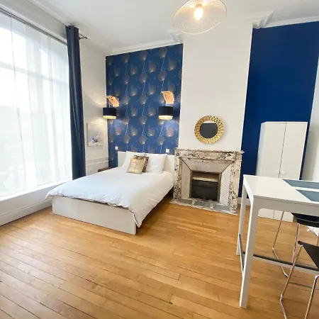 Adam A Part Apartment *
